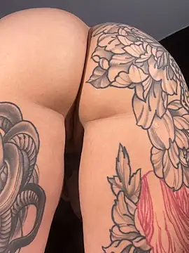 Snapshot of charlotteemerson123 chatting on December 16, 2025, 5:51 pm charlotteemerson123 online show from December 16, 2025, 5:51 pm