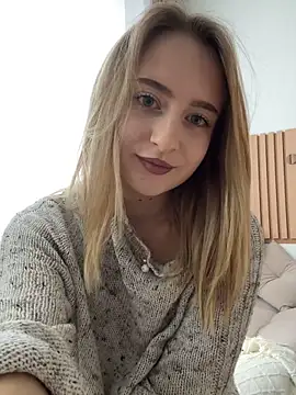 Snapshot of LinaViam chatting on September 22, 2025, 6:26 am LinaViam online show from September 22, 2025, 6:26 am