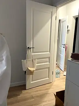 Snapshot of LinaViam chatting on October 2, 2025, 7:04 am LinaViam online show from October 2, 2025, 7:04 am