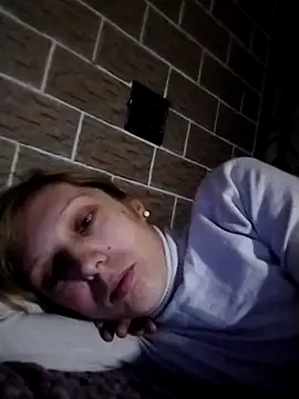 Snapshot of Ponka2011 chatting on October 4, 2025, 1:25 am Ponka2011 online show from October 4, 2025, 1:25 am