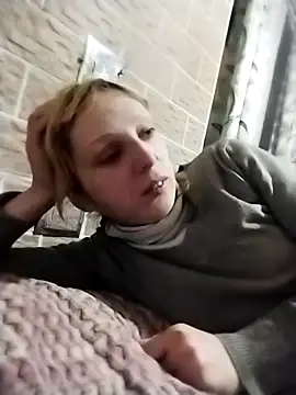 Snapshot of Ponka2011 chatting on November 17, 2025, 5:24 am Ponka2011 online show from November 17, 2025, 5:24 am