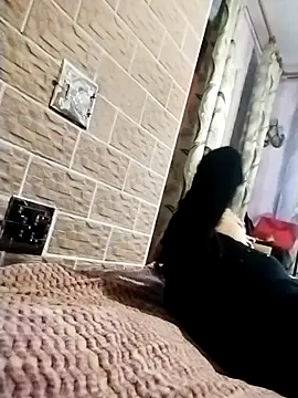 Snapshot of Ponka2011 chatting on November 25, 2025, 6:24 am Ponka2011 online show from November 25, 2025, 6:24 am