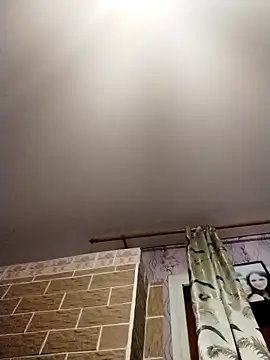 Snapshot of Ponka2011 chatting on December 1, 2025, 6:18 am Ponka2011 online show from December 1, 2025, 6:18 am