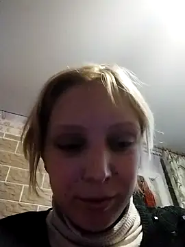 Snapshot of Ponka2011 chatting on December 5, 2025, 6:22 am Ponka2011 online show from December 5, 2025, 6:22 am