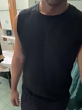 Snapshot of giovan2020 chatting on November 3, 2025, 4:19 pm giovan2020 online show from November 3, 2025, 4:19 pm