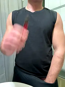 Snapshot of giovan2020 chatting on December 15, 2025, 9:19 pm giovan2020 online show from December 15, 2025, 9:19 pm