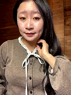 violet-00 online show from November 22, 2025, 12:42 am