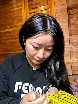 violet-00 online show from November 22, 2025, 12:48 pm