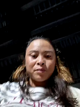 xuxulovezz online show from October 22, 2025, 11:43 am