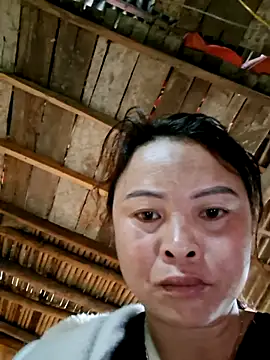 xuxulovezz online show from April 3, 2026, 12:52 am