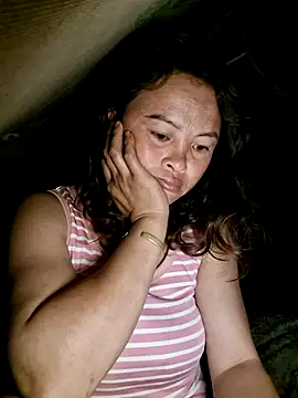 Snapshot of xuxulovezz chatting on May 8, 2026, 10:04 pm xuxulovezz online show from May 8, 2026, 10:04 pm