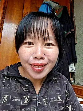 helenzz online show from November 14, 2025, 4:55 am