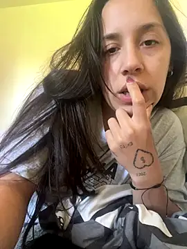 Snapshot of Eve2499 chatting on September 30, 2025, 6:24 pm Eve2499 online show from September 30, 2025, 6:24 pm