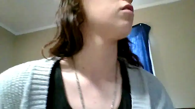 Snapshot of brunettebabexo3 chatting on October 27, 2025, 6:01 pm brunettebabexo3 online show from October 27, 2025, 6:01 pm