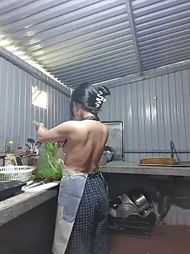 Helen-Tran online show from December 18, 2025, 5:35 am