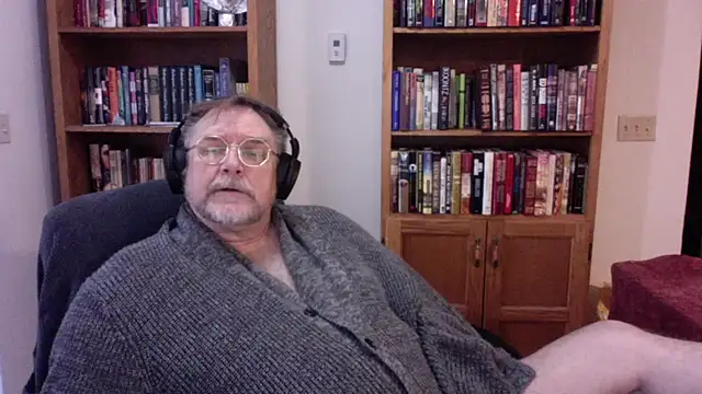 Vinyl22xh online show from March 1, 2026, 8:44 pm