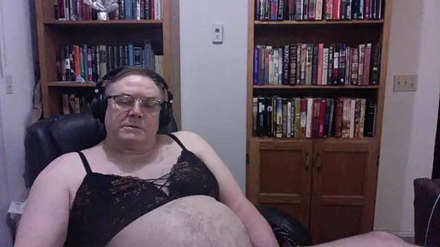 Snapshot of Vinyl22@xh chatting on August 7, 2026, 3:08 am Vinyl22xh online show from August 7, 2026, 3:08 am