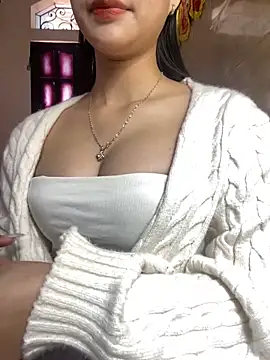 Linh247380 online show from December 17, 2025, 1:11 am