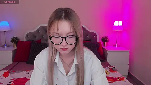 elliupp online show from September 24, 2025, 8:50 am