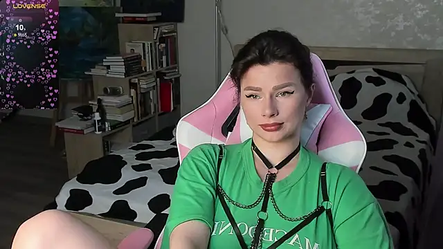 Snapshot of bbJ_one chatting on June 27, 2026, 12:22 pm bbJ one online show from June 27, 2026, 12:22 pm