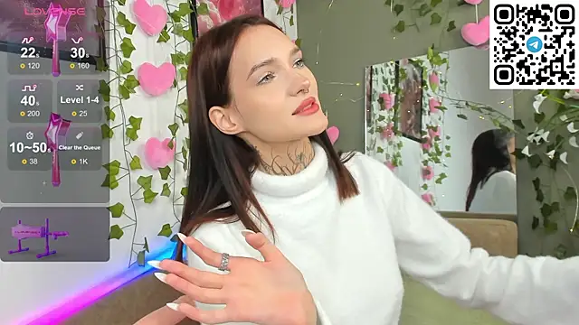 Selena Lune online show from October 8, 2025, 1:03 am