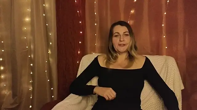 Snapshot of silvaraNoir chatting on September 23, 2025, 3:04 pm silvaraNoir online show from September 23, 2025, 3:04 pm