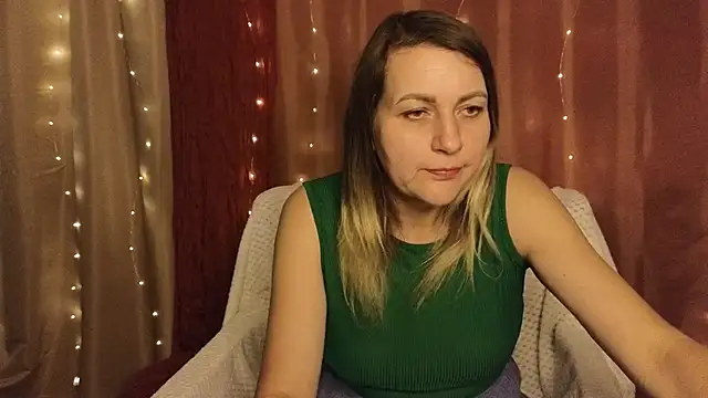 Snapshot of silvaraNoir chatting on September 28, 2025, 4:12 pm silvaraNoir online show from September 28, 2025, 4:12 pm