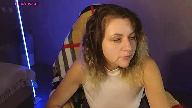 Snapshot of silvaraNoir chatting on November 1, 2025, 1:13 pm silvaraNoir online show from November 1, 2025, 1:13 pm