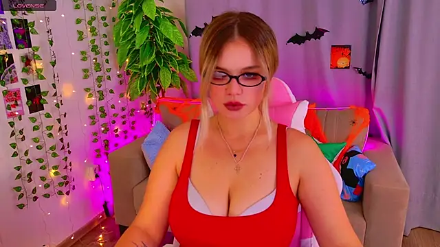 Snapshot of KellyHayden chatting on October 26, 2025, 3:29 pm KellyHayden online show from October 26, 2025, 3:29 pm