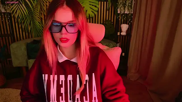 Snapshot of KellyHayden chatting on December 1, 2025, 6:24 pm KellyHayden online show from December 1, 2025, 6:24 pm