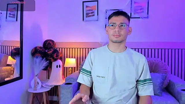 marcuswildx online show from October 16, 2025, 11:44 am