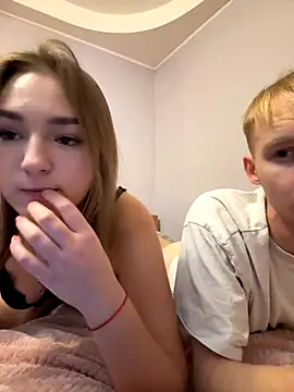 LinChka5789 online show from October 14, 2025, 9:15 pm