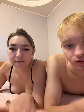 Snapshot of LinChka5789 chatting on December 2, 2025, 9:32 pm LinChka5789 online show from December 2, 2025, 9:32 pm