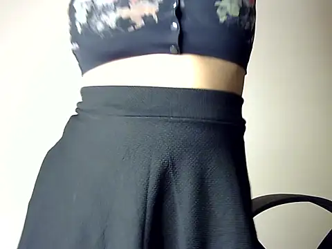 Aaliya02 online show from November 15, 2025, 8:27 pm