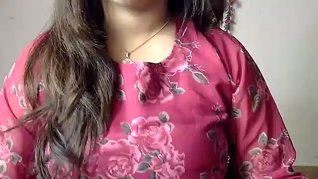 Snapshot of Aaliya02 chatting on June 16, 2026, 10:40 am Aaliya02 online show from June 16, 2026, 10:40 am