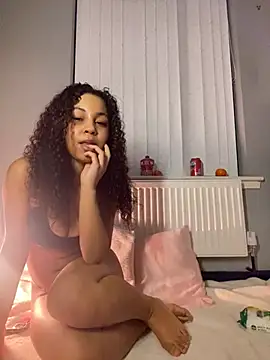 Snapshot of OliviaAshhh chatting on February 28, 2026, 5:19 am OliviaAshhh online show from February 28, 2026, 5:19 am