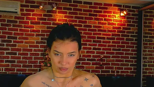 Snapshot of MeganSin_ chatting on January 8, 2026, 5:32 am MeganSin online show from January 8, 2026, 5:32 am