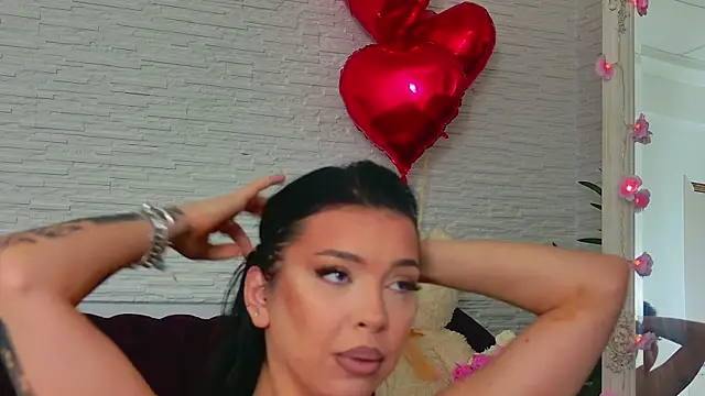 Snapshot of MeganSin_ chatting on February 11, 2026, 5:45 am MeganSin online show from February 11, 2026, 5:45 am