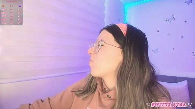 Snapshot of sweettvera chatting on May 20, 2026, 4:02 pm sweettvera online show from May 20, 2026, 4:02 pm