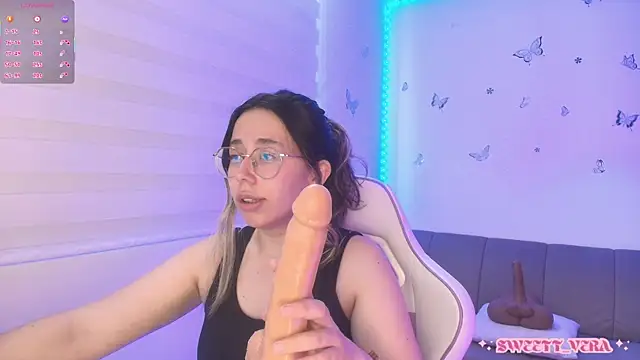 Snapshot of sweettvera chatting on June 3, 2026, 2:33 pm sweettvera online show from June 3, 2026, 2:33 pm
