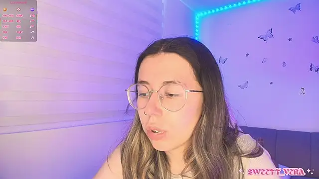 Snapshot of sweettvera chatting on June 4, 2026, 7:42 pm sweettvera online show from June 4, 2026, 7:42 pm