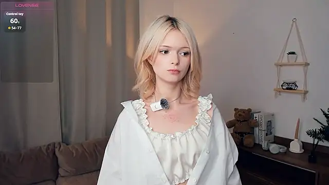 LaureMestler online show from February 9, 2026, 11:47 am