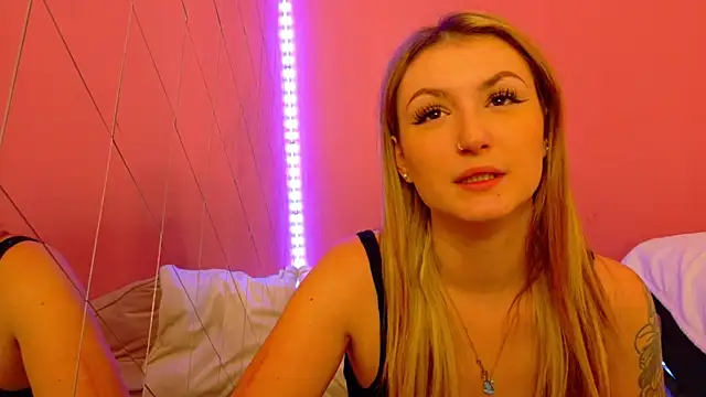 Snapshot of Anaayss_ chatting on December 16, 2025, 5:45 am Anaayss online show from December 16, 2025, 5:45 am