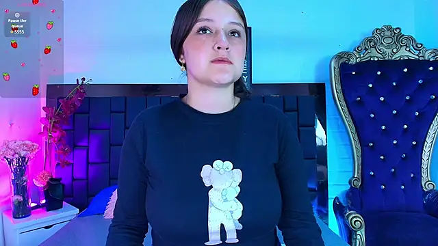 Krystal Heartss online show from November 29, 2025, 1:25 pm