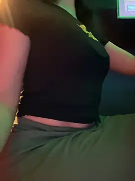 LlianneDiamond1 online show from July 25, 2026, 2:53 am