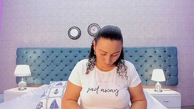 VaniaRose online show from November 23, 2025, 7:24 pm