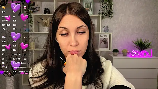 Snapshot of DreamVelour chatting on November 10, 2025, 8:19 pm DreamVelour online show from November 10, 2025, 8:19 pm