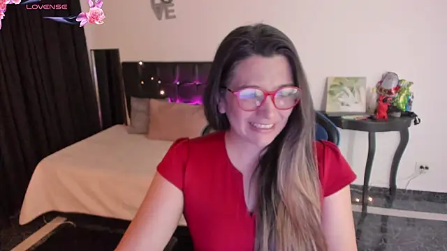 Snapshot of Hanna_MA chatting on November 25, 2025, 3:23 pm Hanna MA online show from November 25, 2025, 3:23 pm