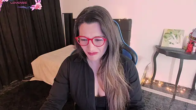 Snapshot of Hanna_MA chatting on November 26, 2025, 3:57 pm Hanna MA online show from November 26, 2025, 3:57 pm