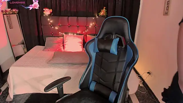 Snapshot of Hanna_MA chatting on December 2, 2025, 2:56 pm Hanna MA online show from December 2, 2025, 2:56 pm